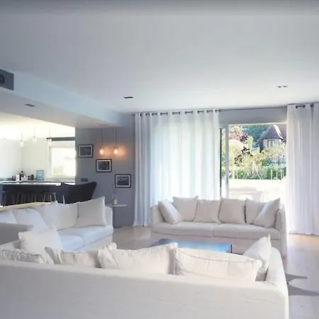 Villa Maison Familiale Et Moderne Avec Piscine Chauffee Deauville
