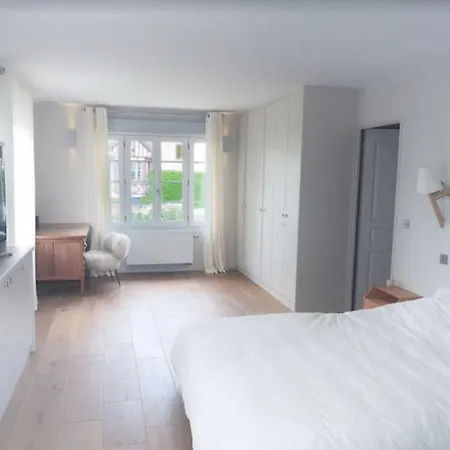 Maison Familiale Et Moderne Avec Piscine Chauffee